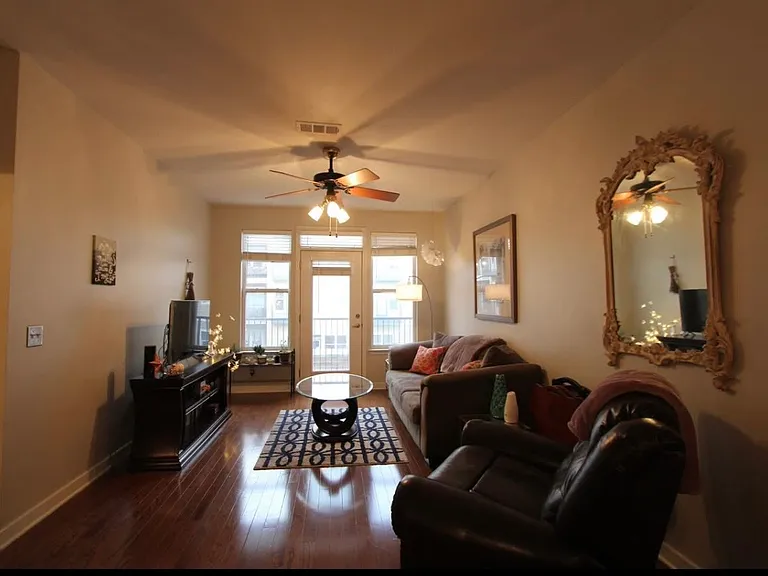 3000 Vanderbilt Pl #218 — Photo 4