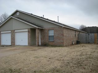 153 Rainsong Dr, Farmington, AR 72730