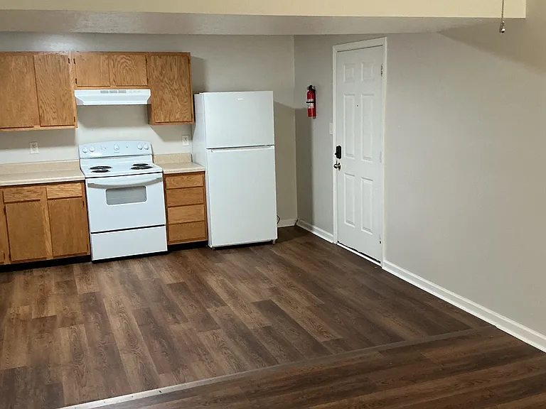 2 BR 1 Bath Apartment — Photo 12