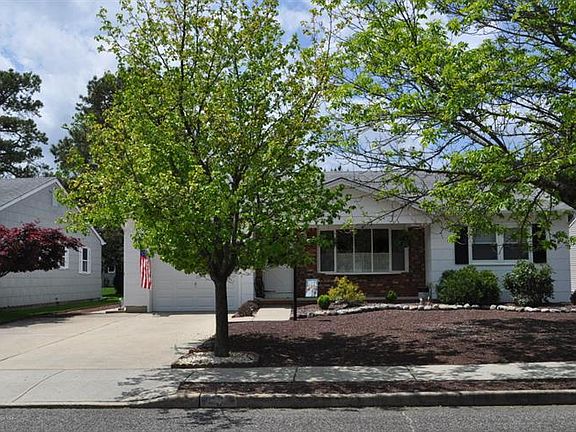 2nd image of 3 Zeeland Dr