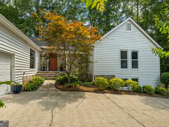 1595 Sandpoint Dr NE, Roswell, GA 30075