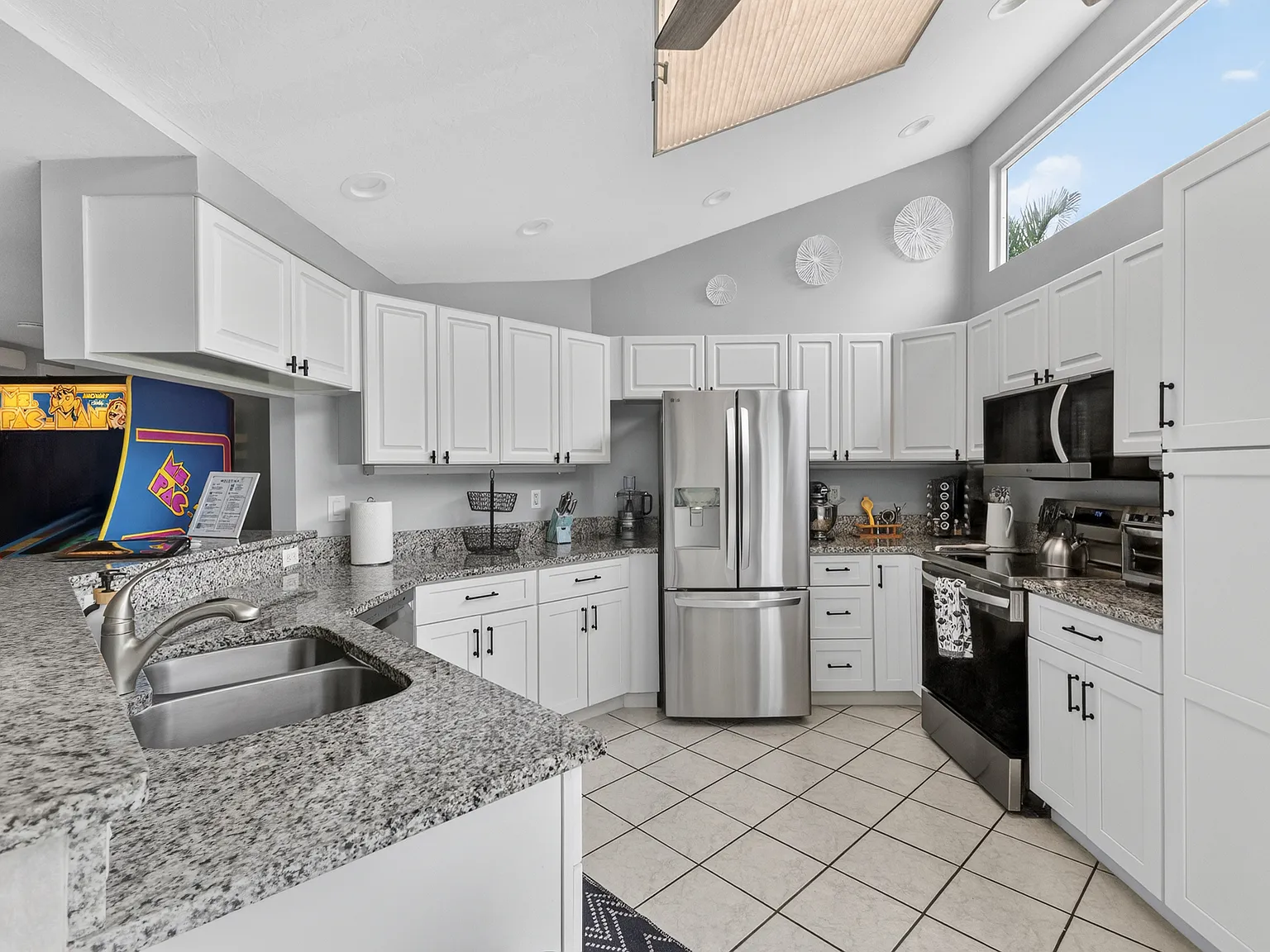 3 bed, 1716 sqft, $20,000 — Photo 3
