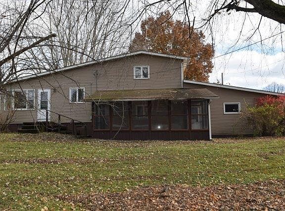 5th image of 855 Wayne Dr