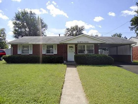 2416 Kilarney Dr photo 1