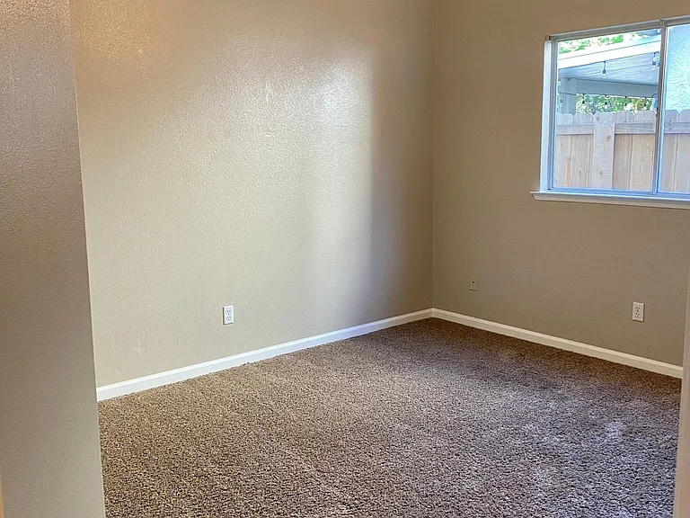 2276 E Brandywine Ln — Photo 13
