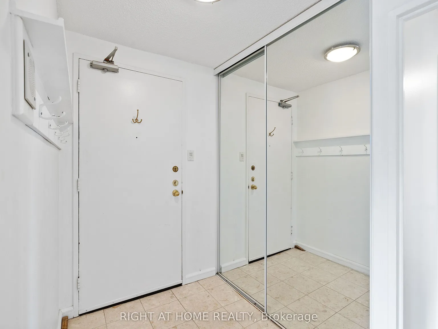 2 bed, $2,450 — Photo 4