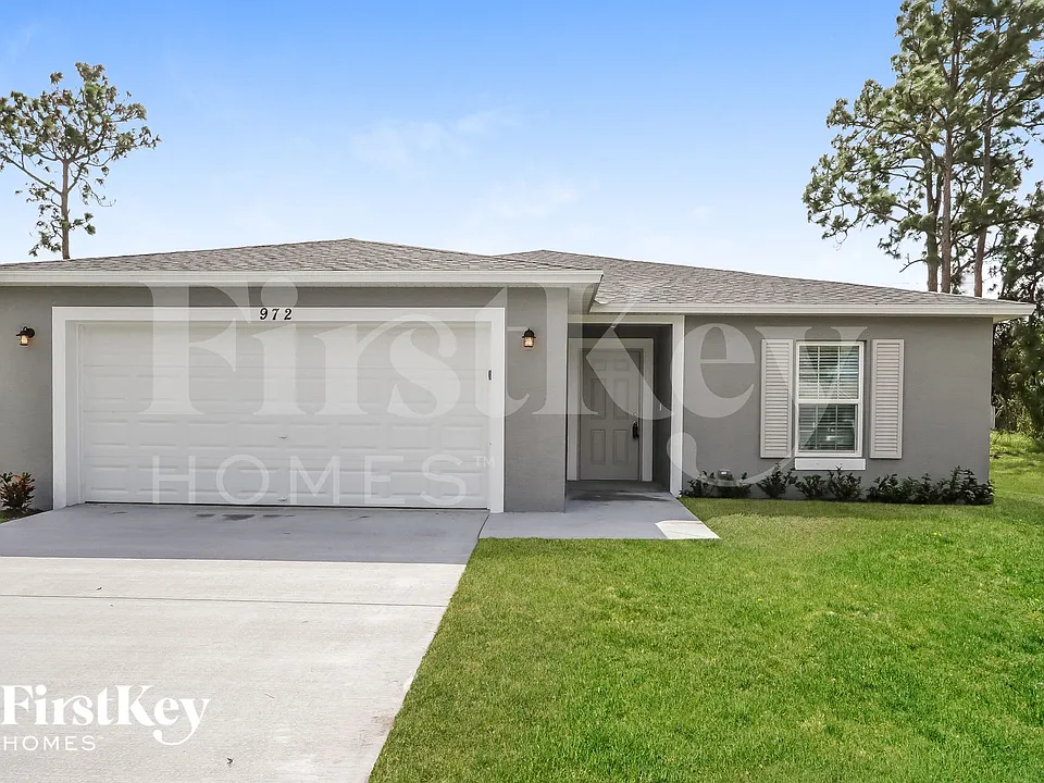 972 SW Longfellow Rd