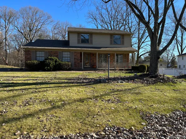 5664 Tequesta Ct, West Bloomfield, MI 48323