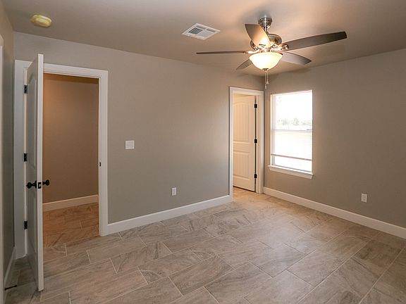 3rd image of 117.5 E Knipe Ave