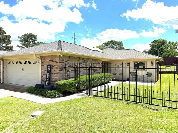 4 Wellington Dr, Longview, TX 75605