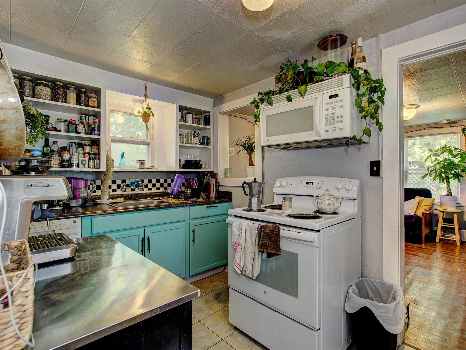 1915 W Madison - 1 — Photo 2