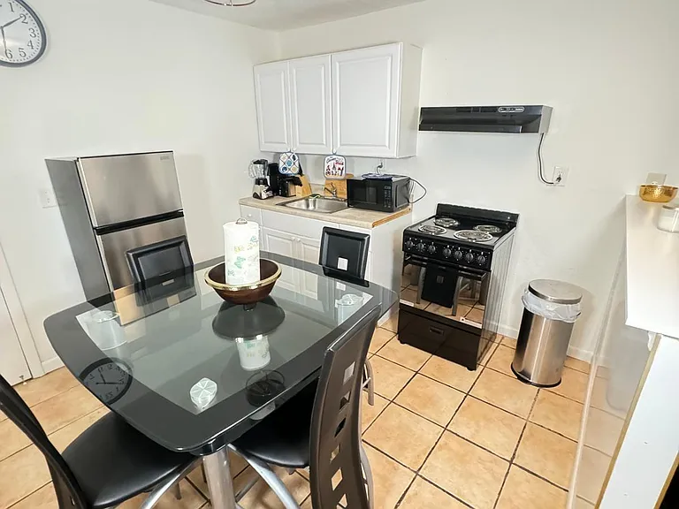1430 Stacy St N #4 — Photo 6