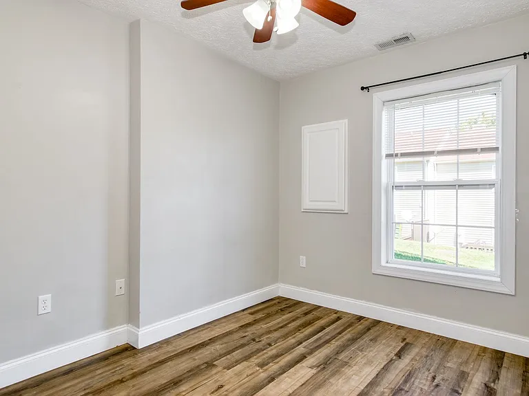 1615 Providence Blvd — Photo 14