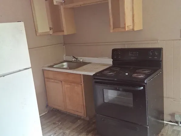 874 N Hill St, Griffin, GA 30223