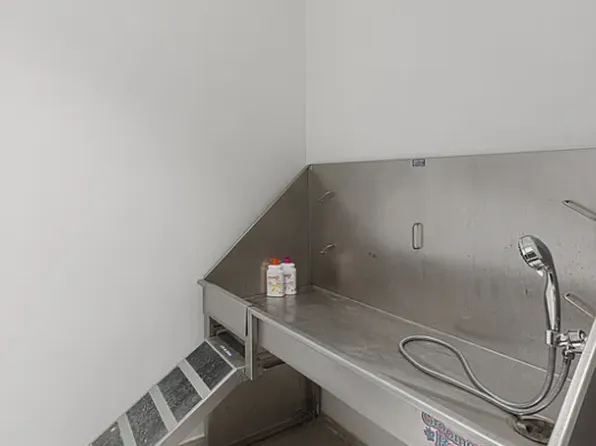 445 Grand Avenue image 33 of 38