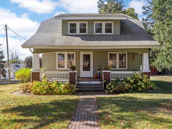 103 Summit Ave NE, Swisher, IA 52338