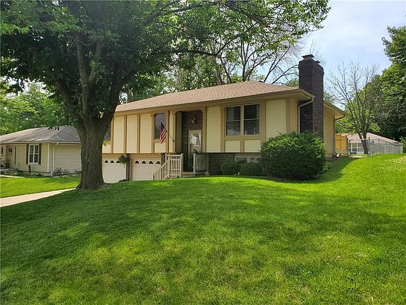 2nd image of 2112 Cougar St