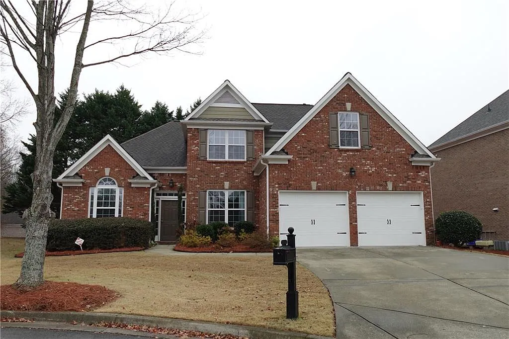 4 bed, 2.5 bath, 2822 sqft, $2,600 — Photo 1