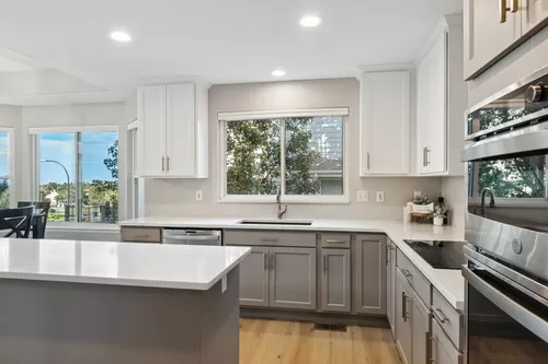 Newly Remodeled Kitchen with high end appliances. - Millstone Ct