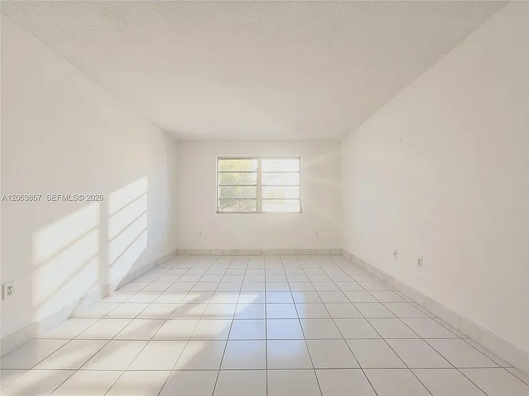 1225 NE 124th St #24B — Photo 6