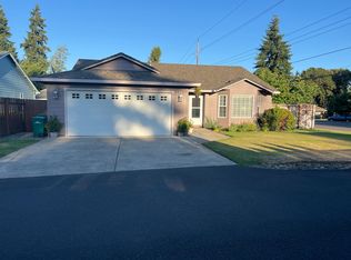 33873 E Columbia Ave, Scappoose, OR 97056