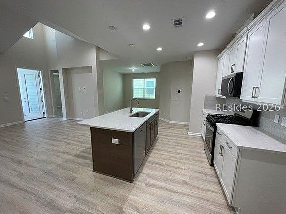 5th image of 292 Tropics Ave