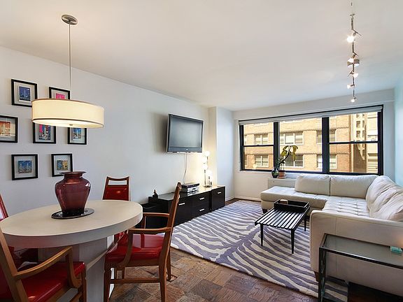 2nd image of 10 W 15th St APT 523