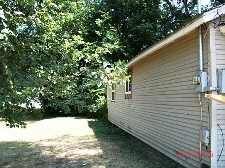 2nd image of 826 S Weaver Ave