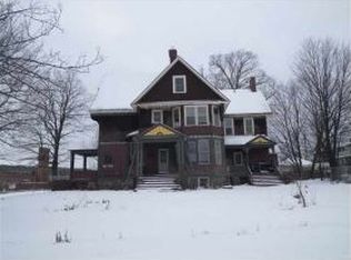 200 W Canda St, Ishpeming, MI 49849