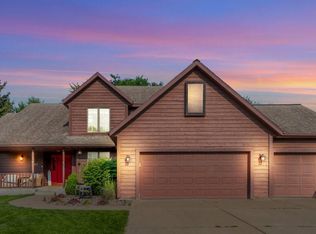 3917 Birch Crest Ln, Eau Claire, WI 54701