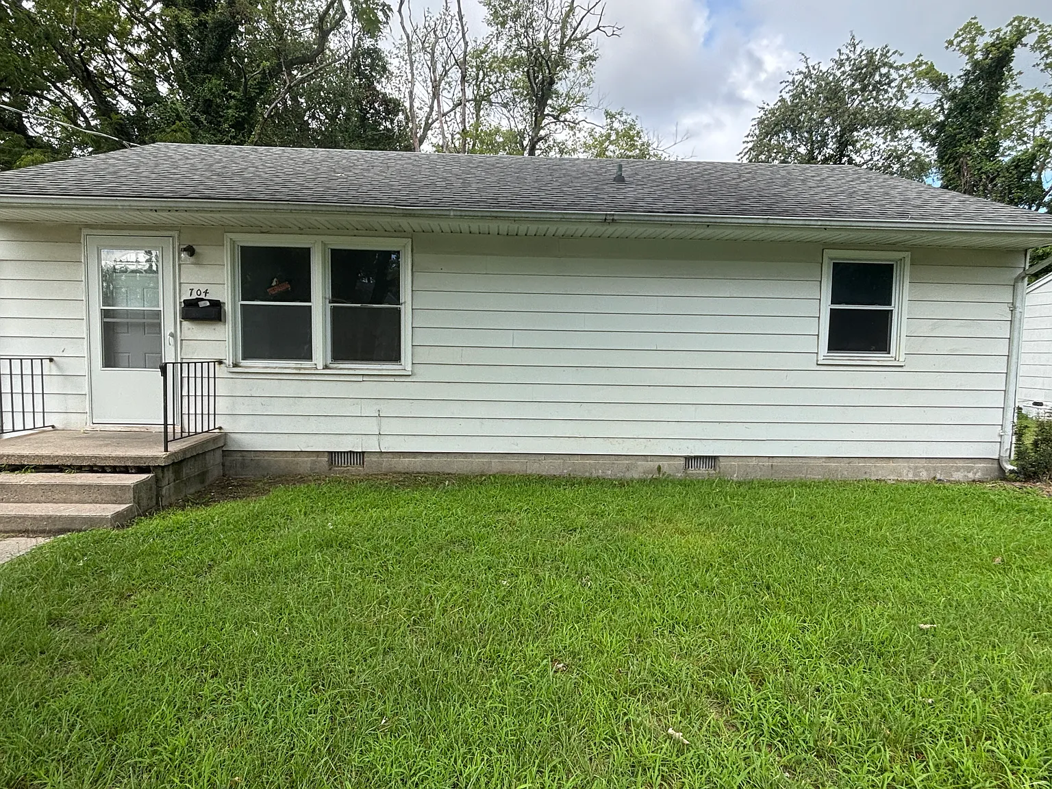 3 bed, 950 sqft, $1,475 — Photo 1