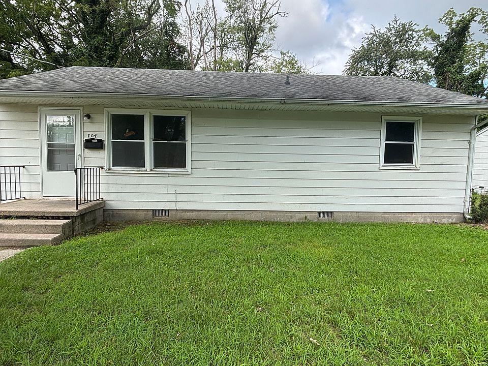 1st image of 704 Priscilla St