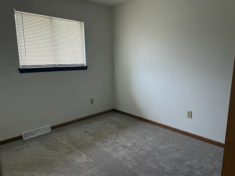 3631 Clairmont St — Photo 9
