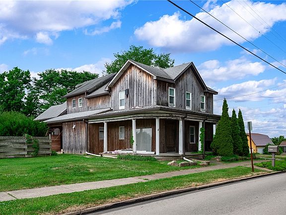 3rd image of 438 Main St