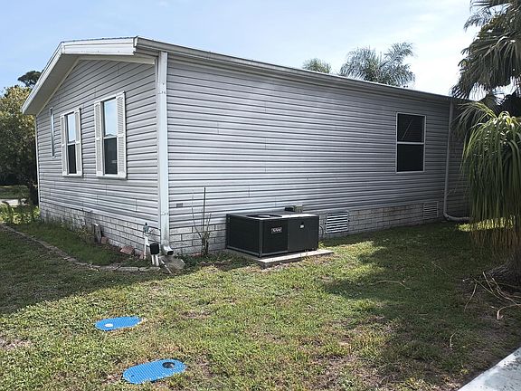 3rd image of 523 Thames Bluff Ridge