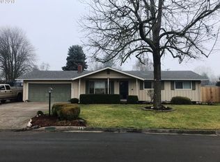 1426 Menlo Loop, Springfield, OR 97477
