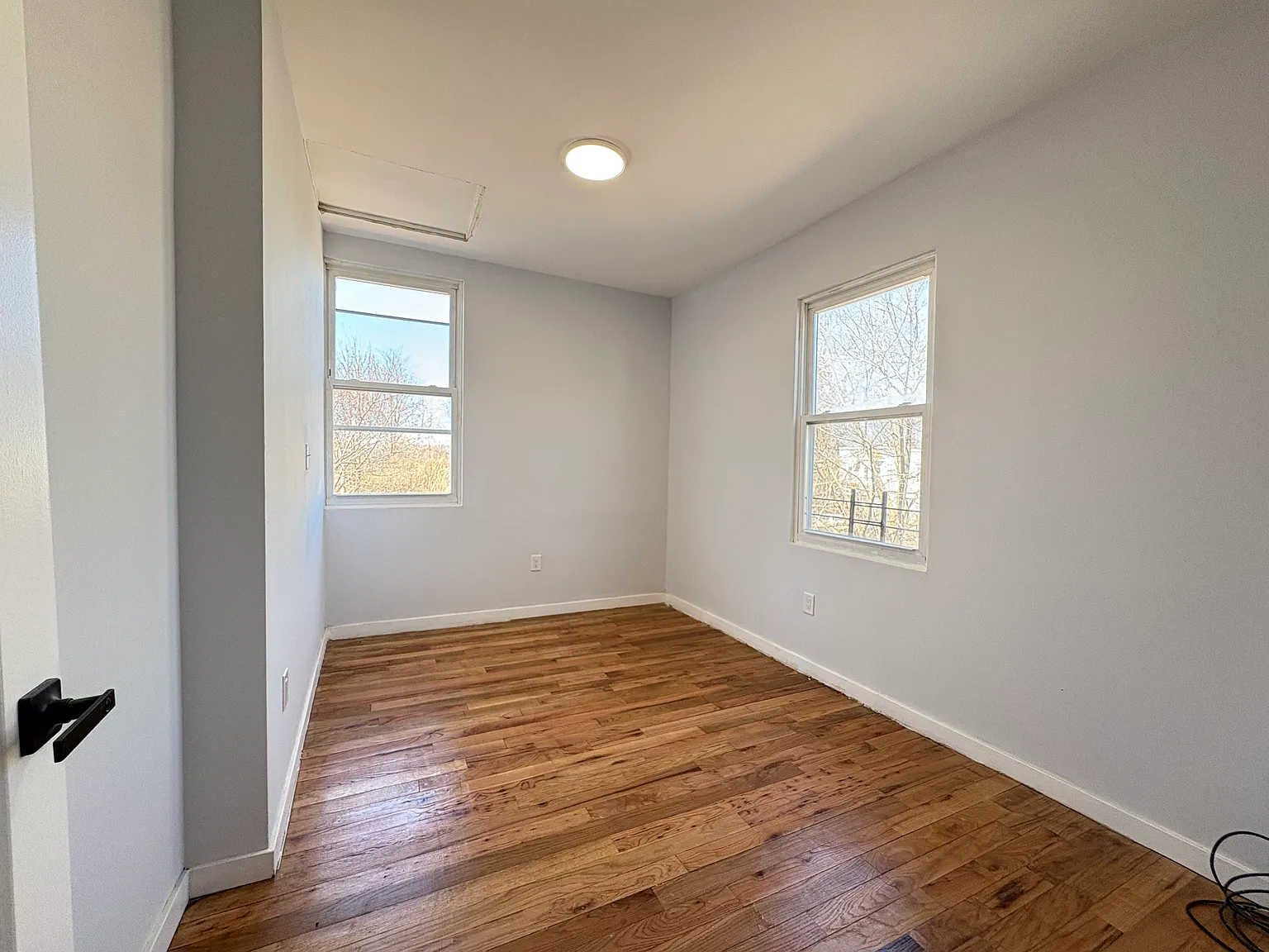 3 bed, 1000 sqft, $2,000 — Photo 4