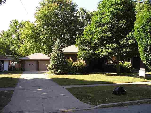 2nd image of 635 Clinton Ct