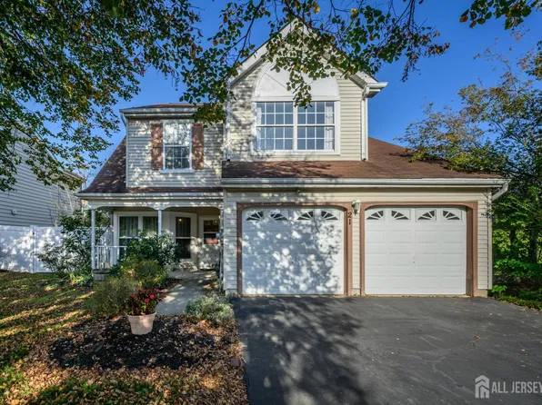 21 Bailly Dr, Burlington, NJ 08016