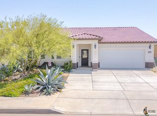 1046 Crestview Dr, Brawley, CA 92227