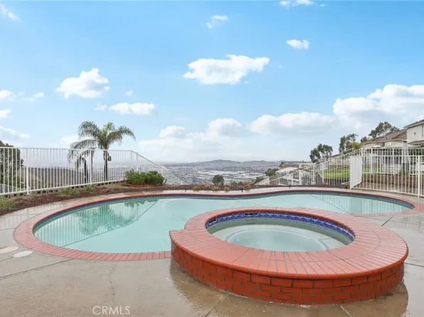 16337 Sun Summit Dr, Riverside, CA 92503