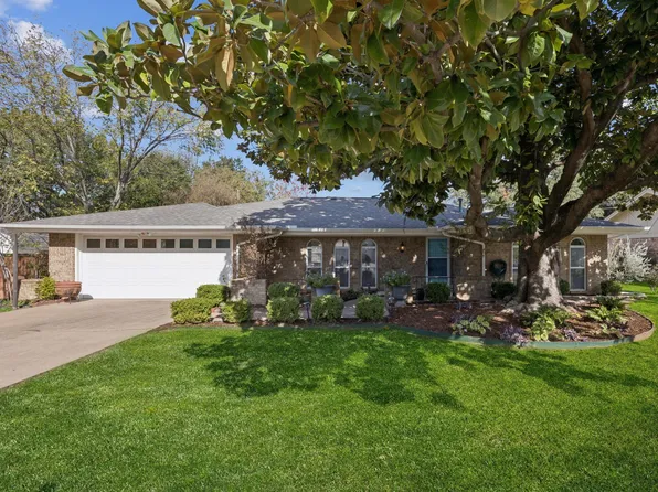 816 Donna Dr, Hurst, TX 76053