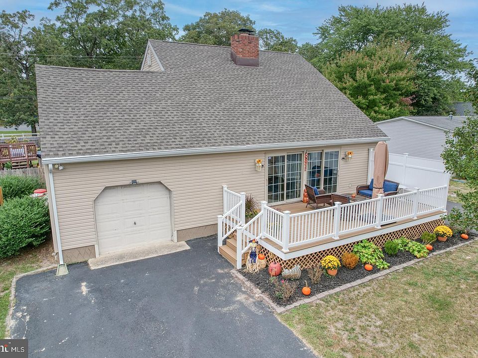 1st image of 27856 Oak Meadow Dr