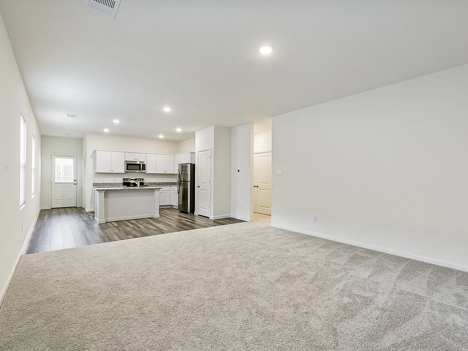 3 bed, 1401 sqft, $1,850 — Photo 4