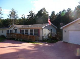 10931 Red Pine Ct, Waupaca, WI 54981