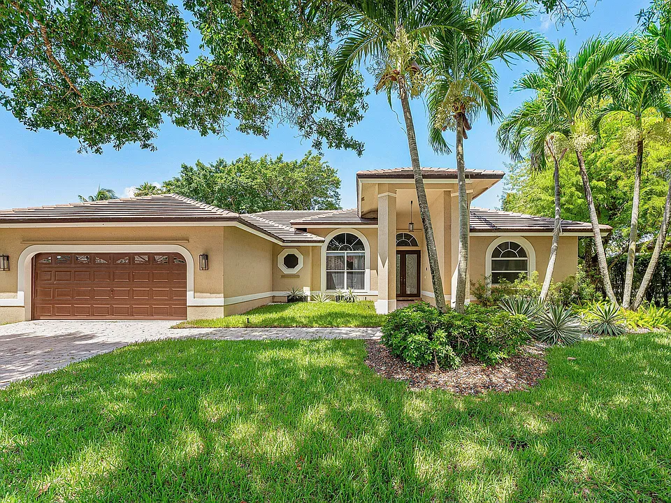 7235 NW 63rd Ter
