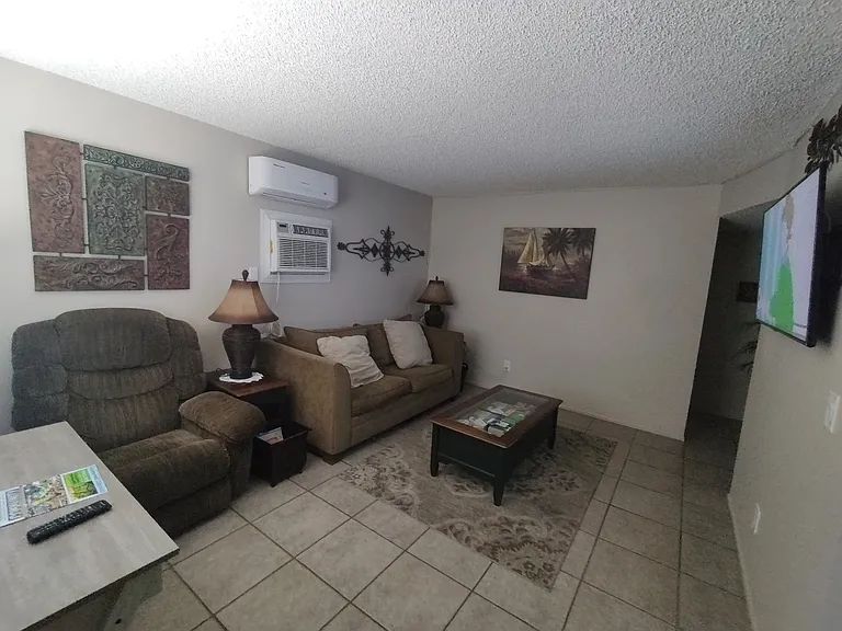 530 W Murphy St — Photo 4