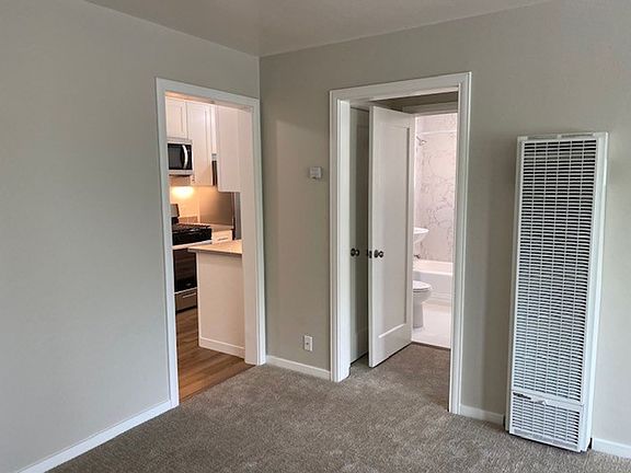 4th image of 40 Clinton St APT 8