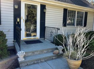 54 Valentine Ave FLOOR 2, Glen Cove, NY 11542