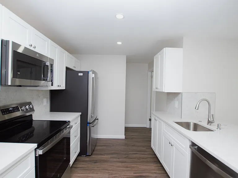 65 Linden St #65 — Photo 6